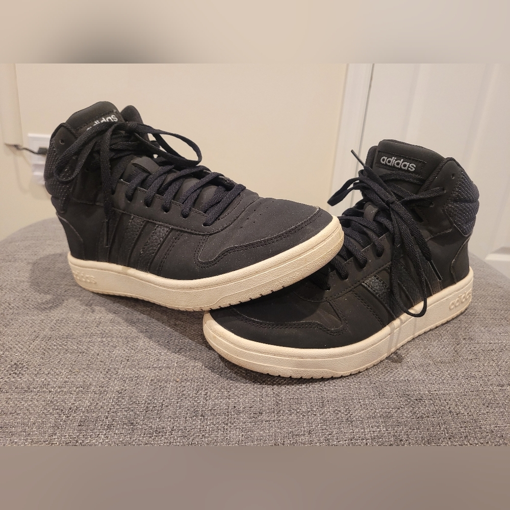 womens adidas basketball sneakers 9.5